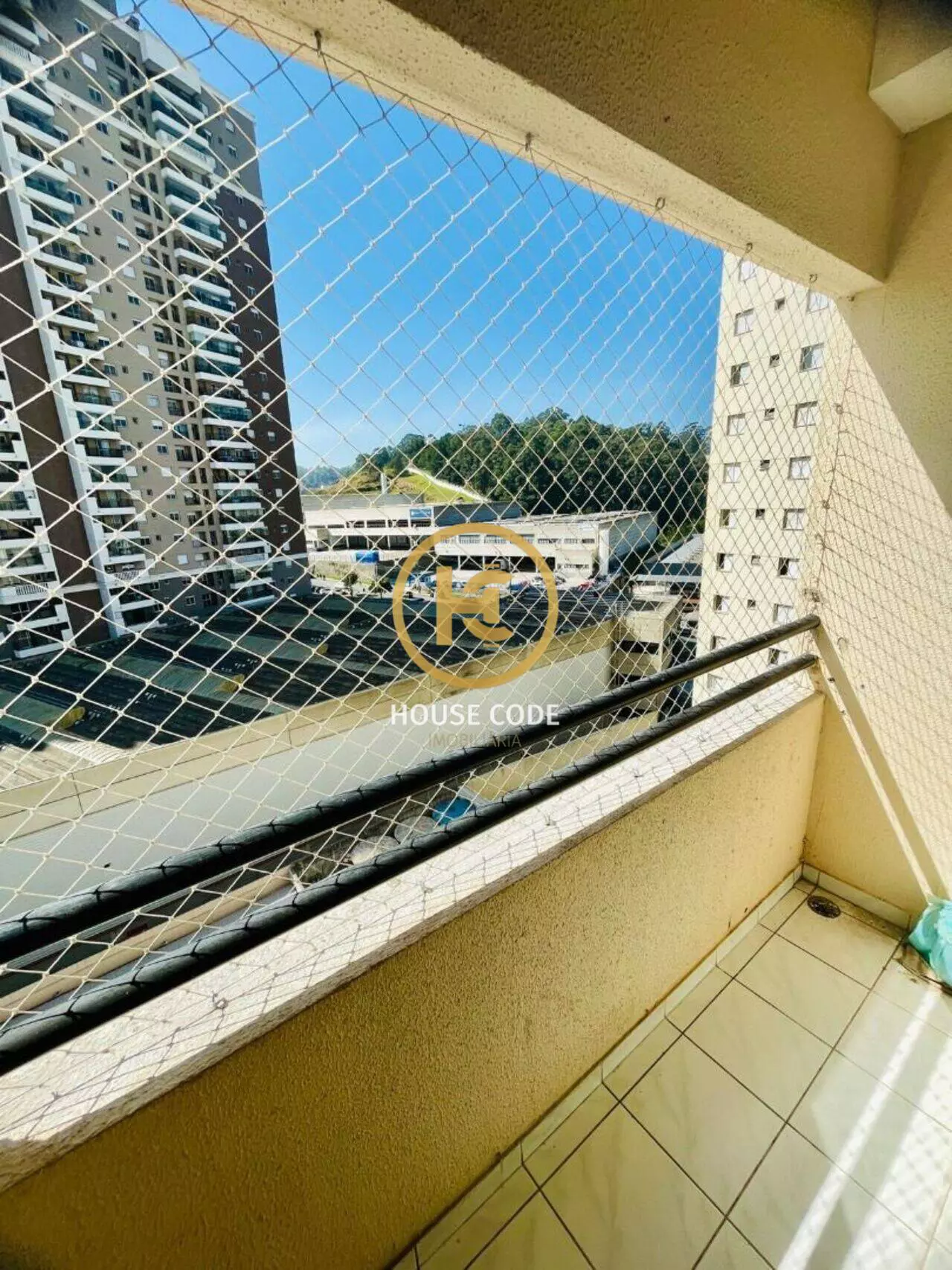 Apartamento Edifício Fatto Barueri São Paulo AP0466 3 Apartamento no Edifício Fatto em Barueri com 58 m², dois dormitórios com armários, varanda, andar alto e condomínio com lazer completo.