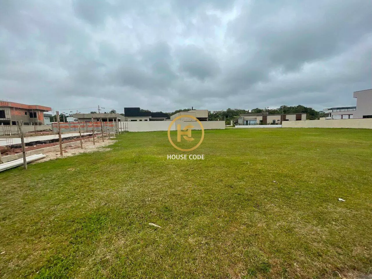 Terreno Jd São Francisco Peruíbe São Paulo TE0222 1 Terreno plano em condomínio fechado no Jd São Francisco em Peruíbe com 360 m², lazer completo e segurança 24 horas.