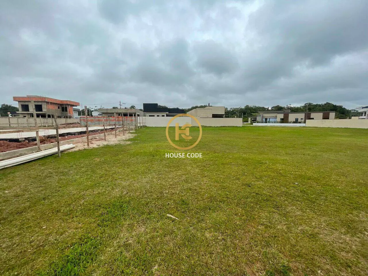 Terreno Jd São Francisco Peruíbe São Paulo TE0222 2 Terreno plano em condomínio fechado no Jd São Francisco em Peruíbe com 360 m², lazer completo e segurança 24 horas.