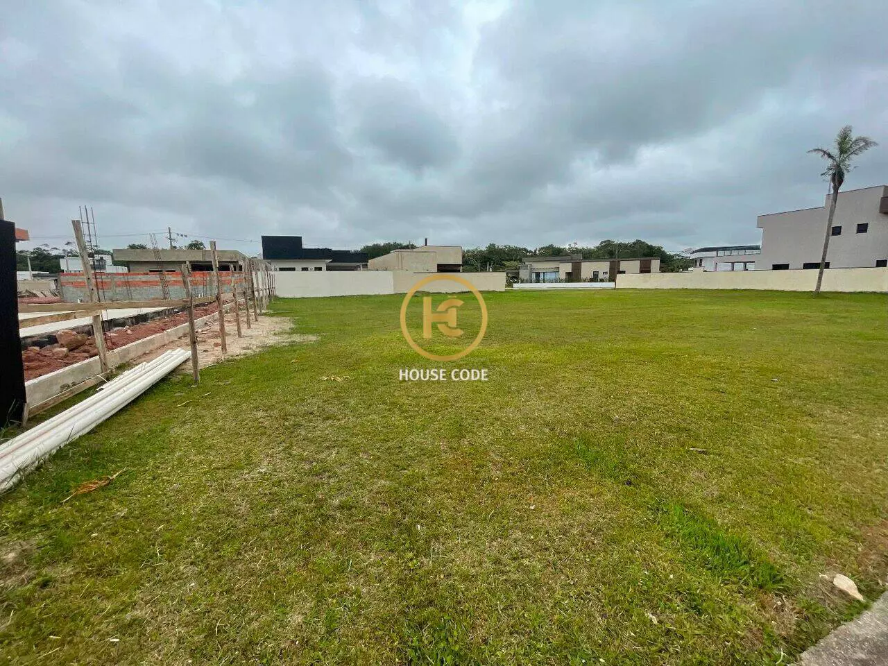Terreno Jd São Francisco Peruíbe São Paulo TE0222 3 Terreno plano em condomínio fechado no Jd São Francisco em Peruíbe com 360 m², lazer completo e segurança 24 horas.