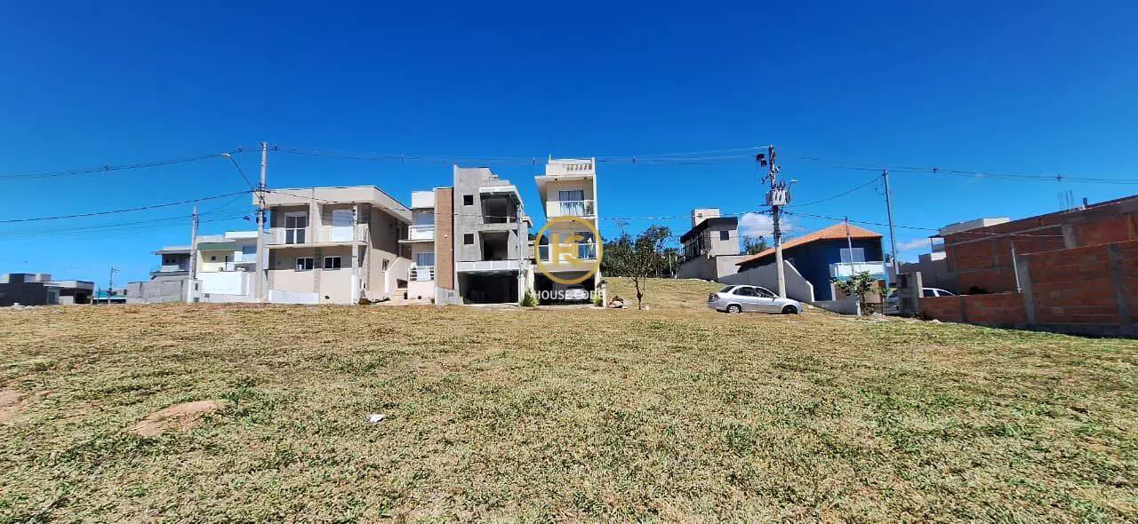 Terreno plano em condomínio fechado no Jardim Atalaia, Cotia, com 125 m², localização estratégica e fácil acesso à Rodovia Raposo Tavares.