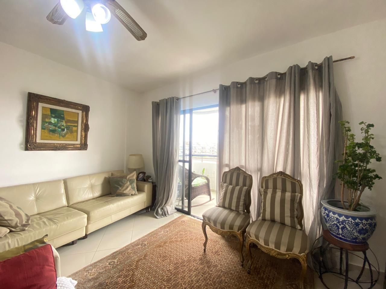 Apartamento Balneário Samburá – AP0314 Apartamento no Balneário Samburá, em Peruíbe, com 2 dormitórios, suíte, sacadas com vista para o mar, condomínio com lazer e segurança 24 horas.