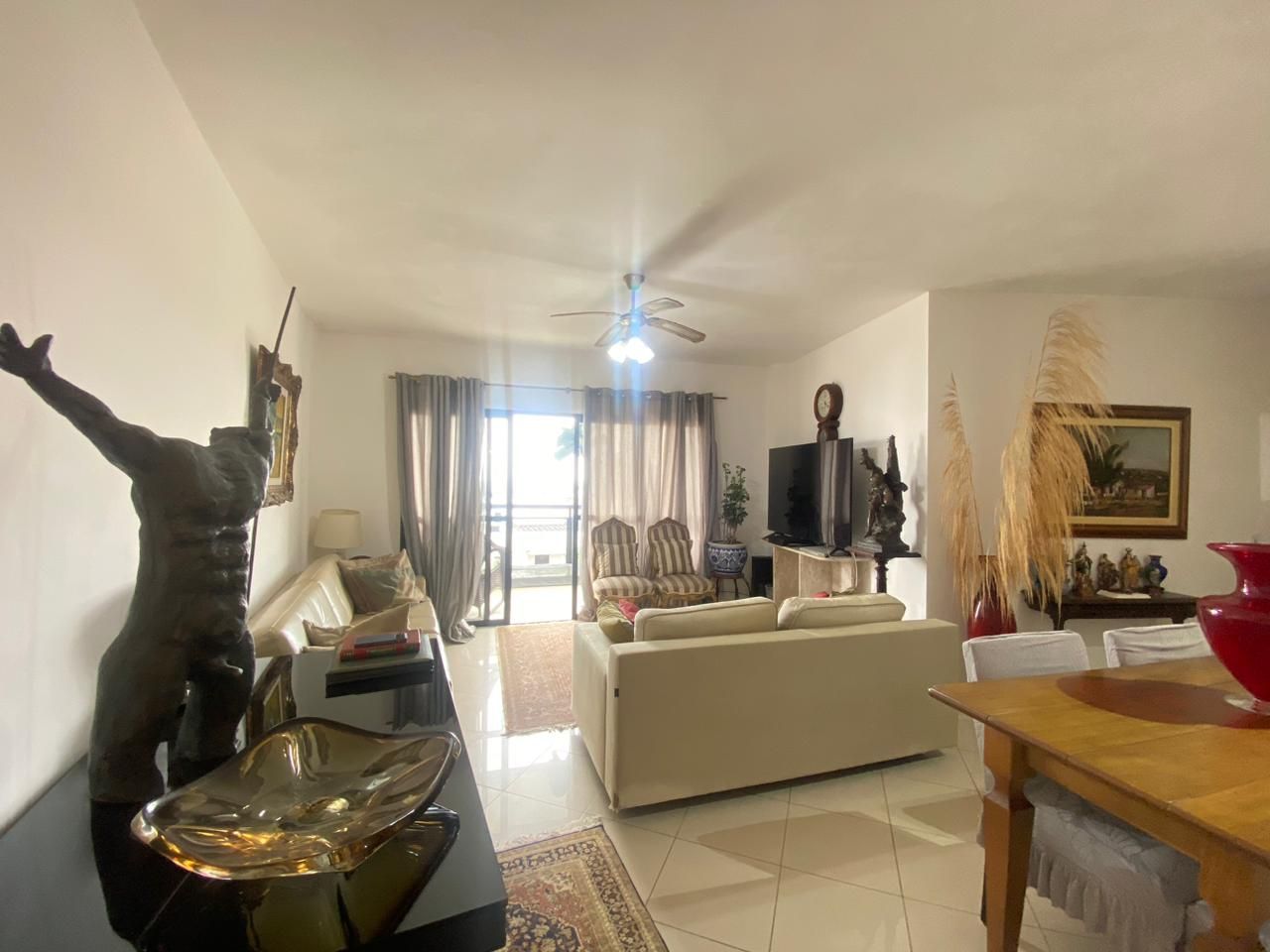 Apartamento Balneário Samburá – AP0314 Apartamento no Balneário Samburá, em Peruíbe, com 2 dormitórios, suíte, sacadas com vista para o mar, condomínio com lazer e segurança 24 horas.
