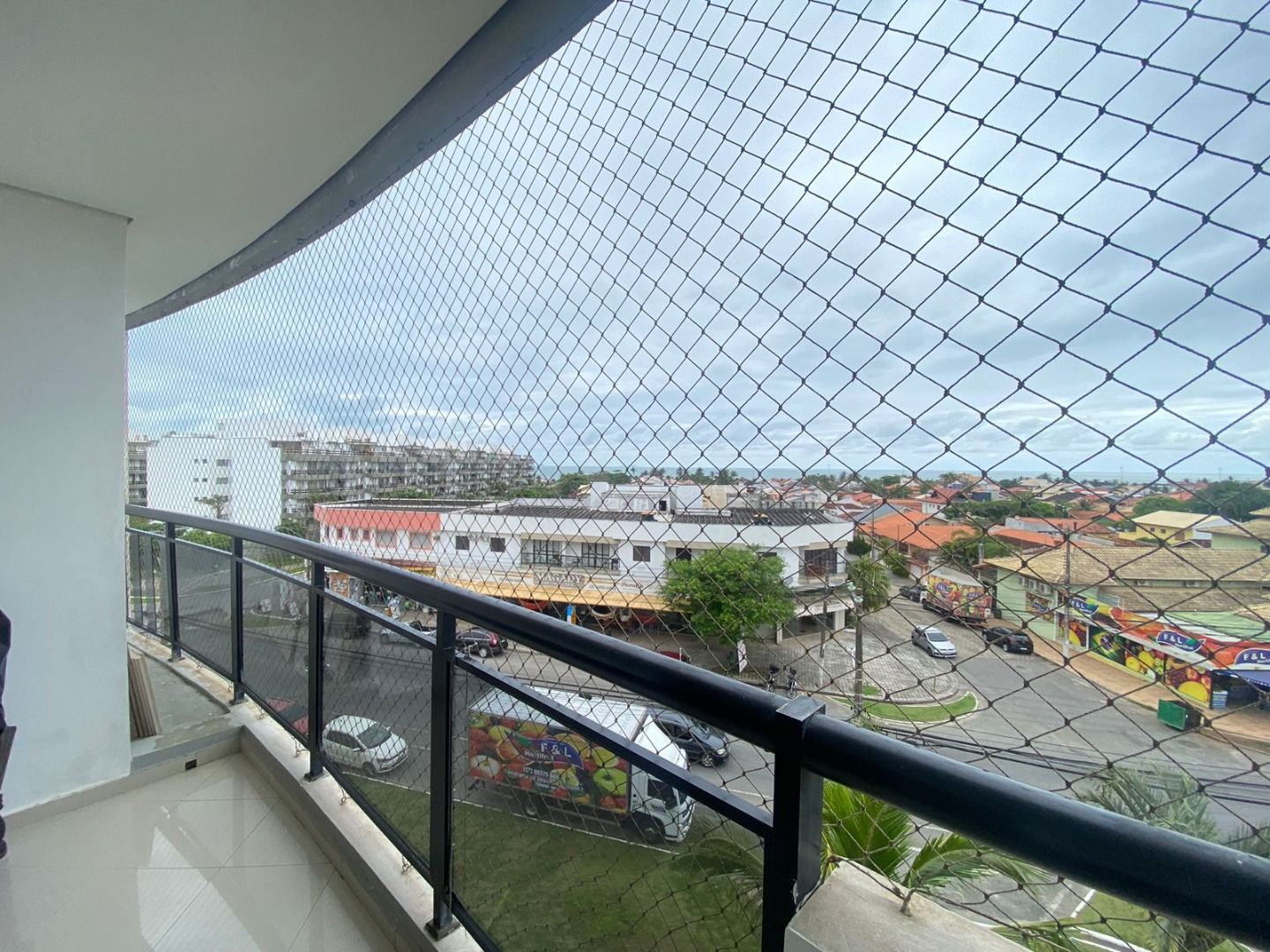 Apartamento Balneário Samburá – AP0314 Apartamento no Balneário Samburá, em Peruíbe, com 2 dormitórios, suíte, sacadas com vista para o mar, condomínio com lazer e segurança 24 horas.